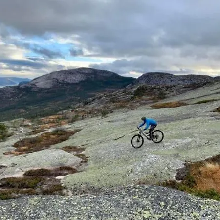 Phenomenal View Over And Vravatn 別荘 ヴラダル